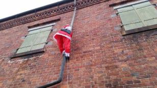 サンタクロースライトアップ作戦